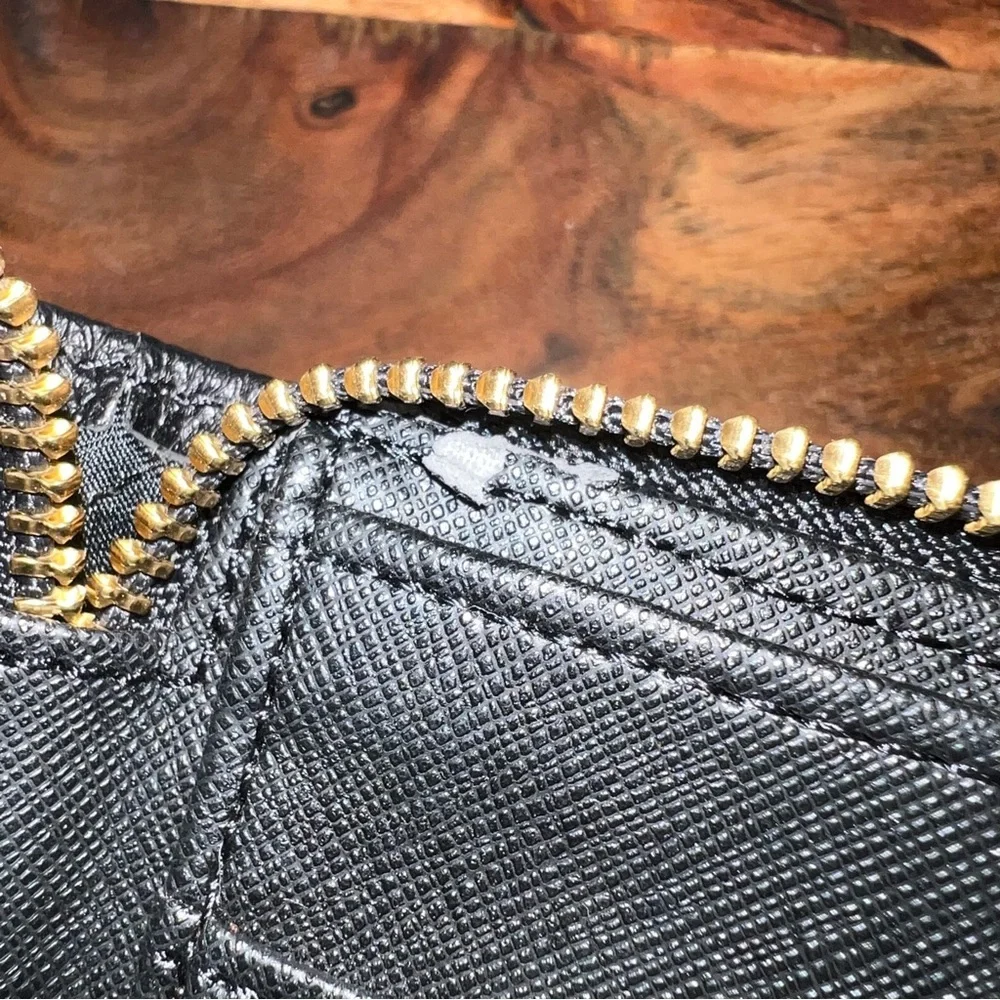 Fossil Black Pebbled Leather Zip Around Wristlet Wallet Gold Hardware
